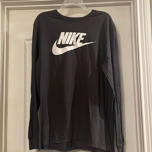 Men’s Nike athletic cut long sleeve XL t-shirt